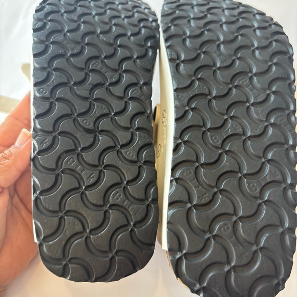 Disney White Clogs Mickey & Minnie Mouse size 6 - Picture 7 of 11